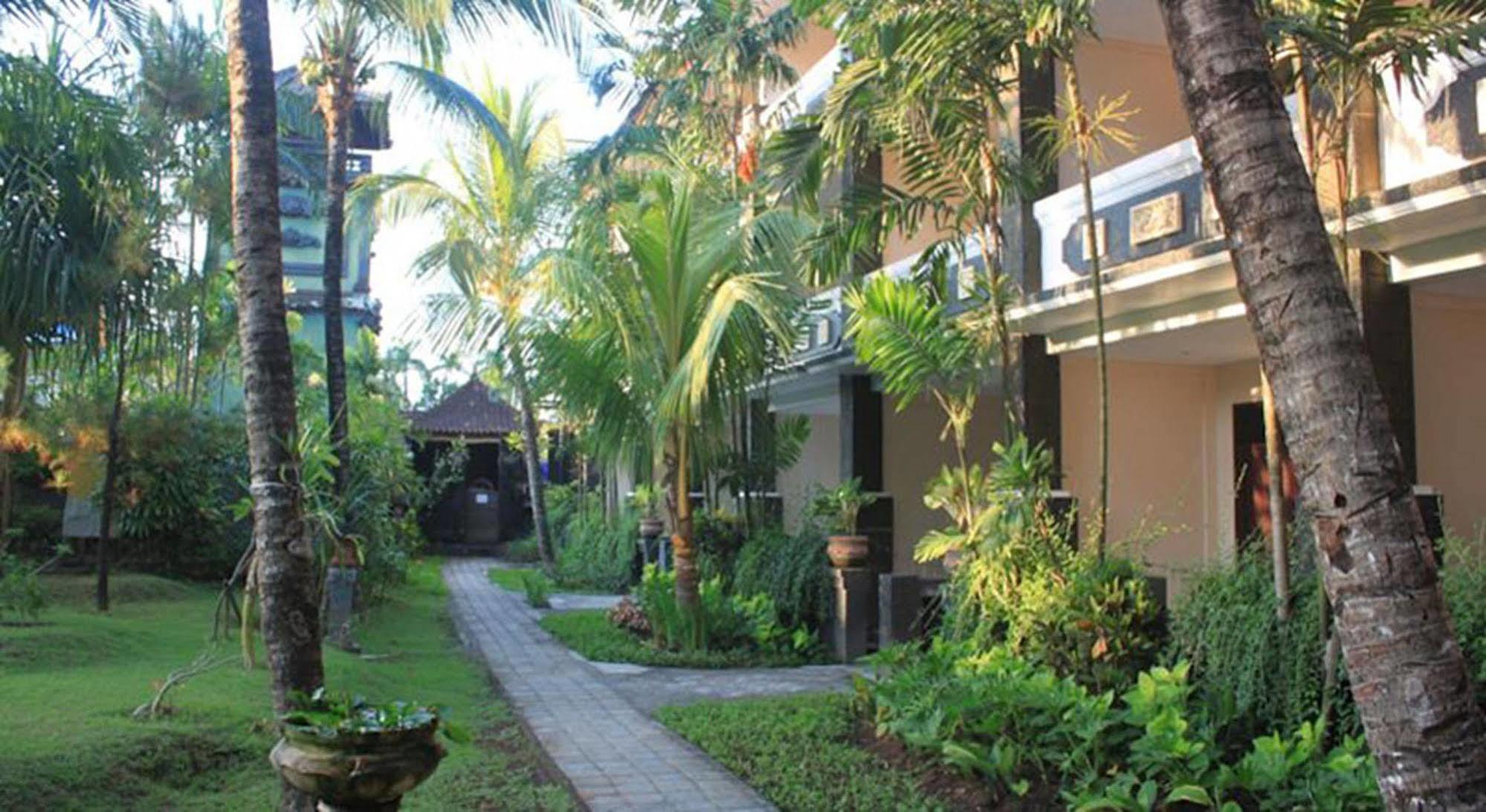 Bakung Beach Resort Kuta Lombok Exterior foto