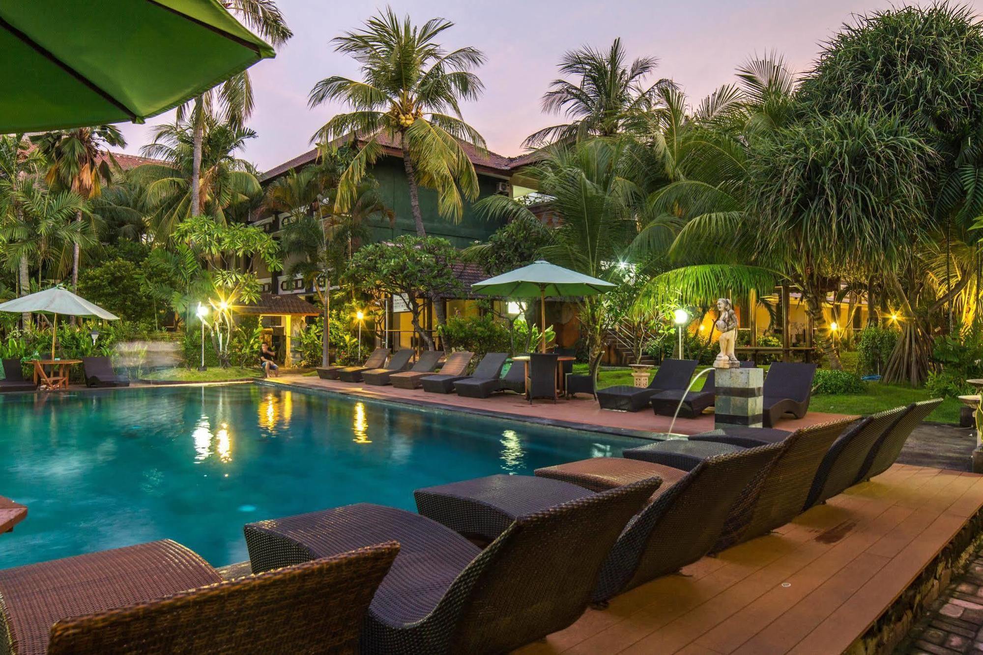 Bakung Beach Resort Kuta Lombok Exterior foto